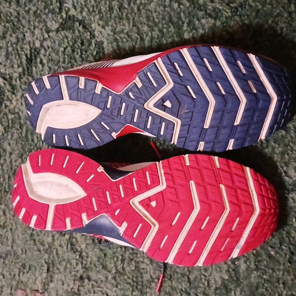 men's brooks running shoes. Used. - Picture 6 of 7